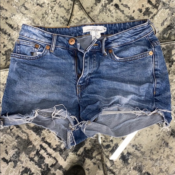 H&M Jean shorts - Picture 1 of 2